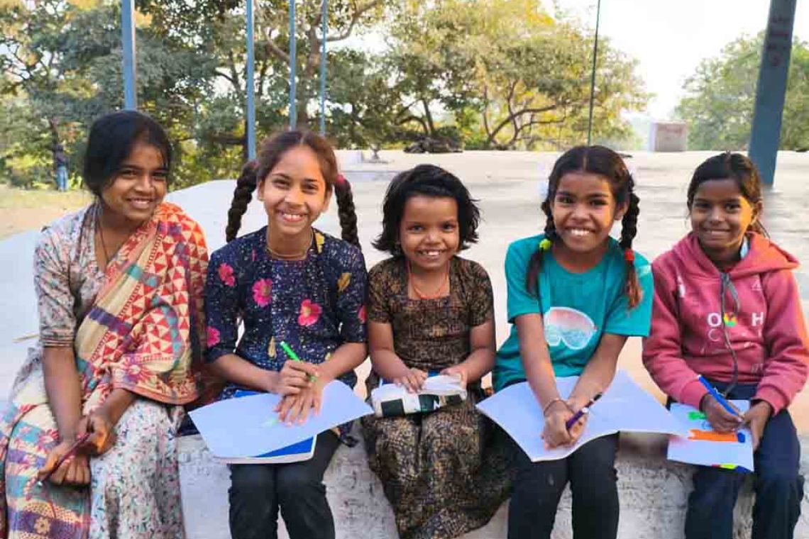 Platinum for purpose : Emirates Airline Foundation and Emirates Auction raise AED 8.8 million (USD $2.4 million); further driving humanitarian impact for children worldwide